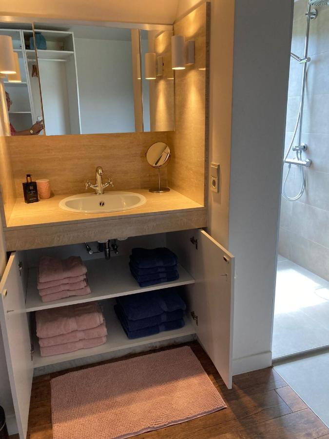 Rustig Appartement In Het Groen Met Terras Kontich Kültér fotó